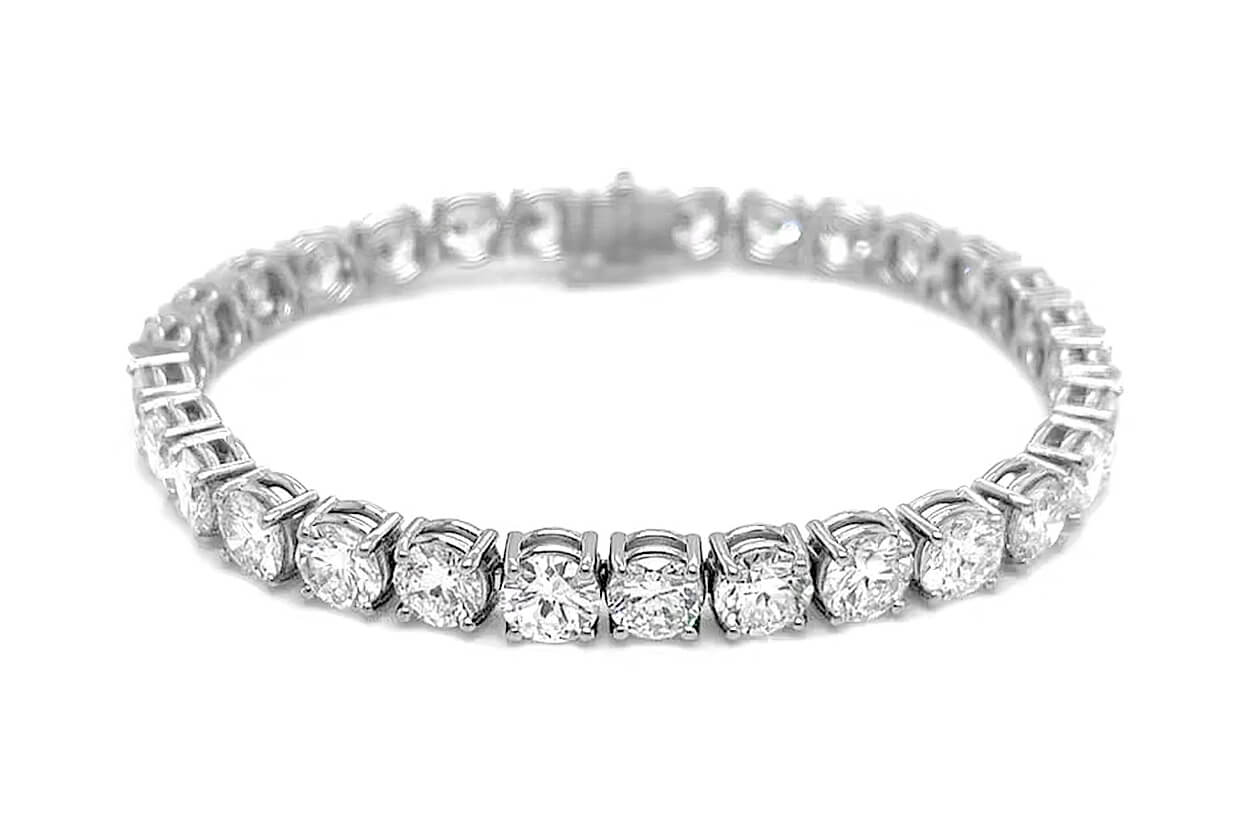 Tennis Bracelet 18kt Gold with GIA Diamonds 15.76cts