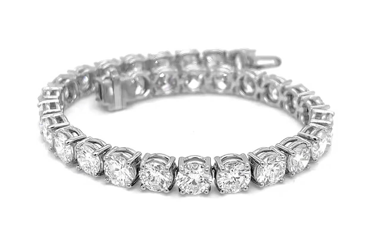 Tennis Bracelet 18kt Gold with GIA Diamonds 15.76cts