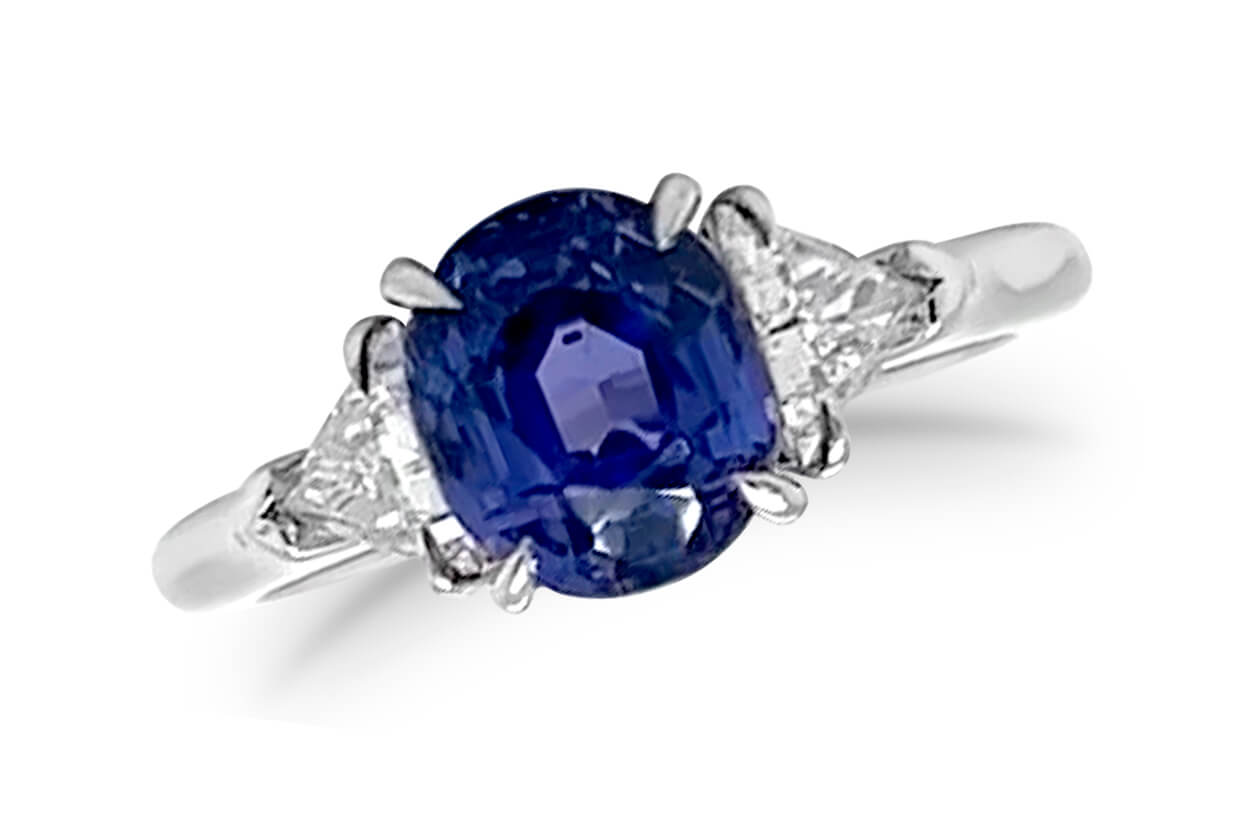 Ring Platinum No-Heated GIA Blue Sapphire &amp; 2 Trillion Diamonds