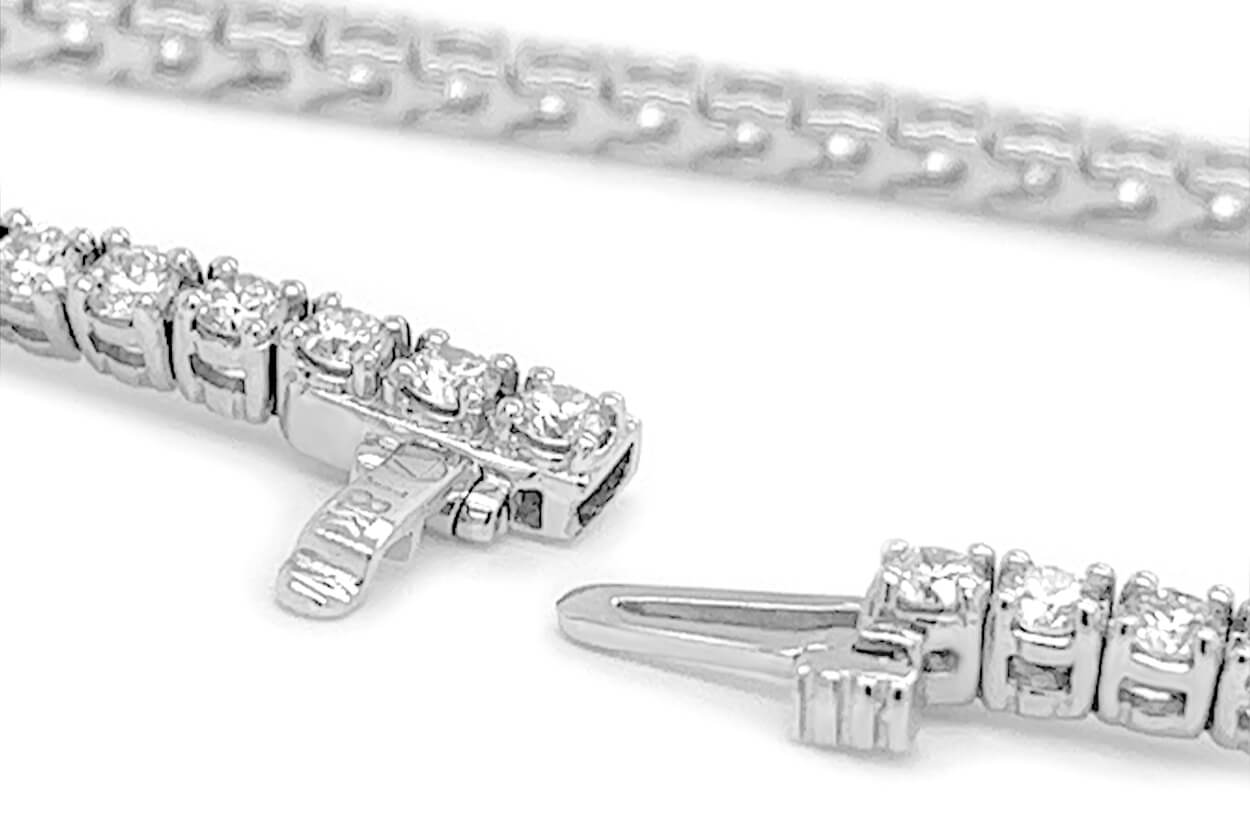 Bracelet 18kt White Gold Tennis with 59 Diamonds - Diamond Tales Fine Jewelry