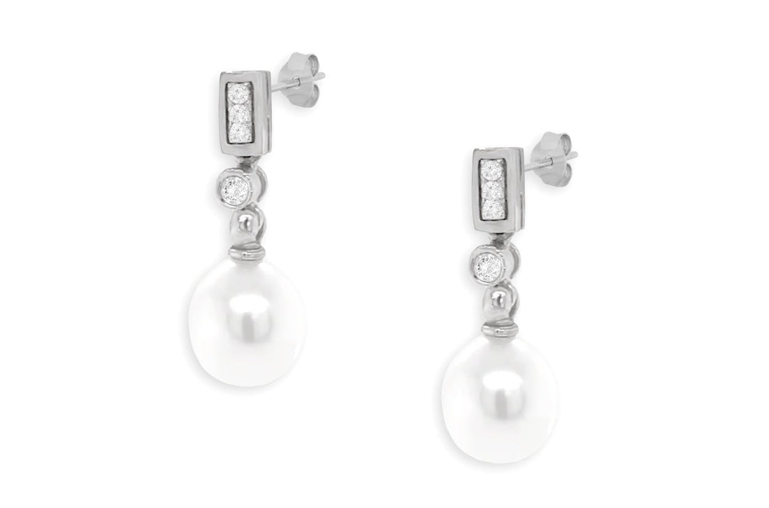 Earrings 18kt Gold White Pearls &amp; 8 Round Diamonds Studs - Diamond Tales Fine Jewelry