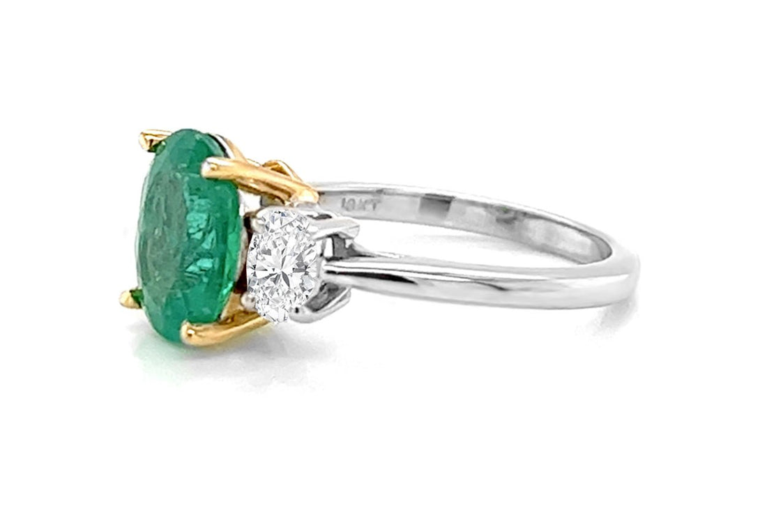 Ring 18kt Gold GIA Oval Emerald 2.28 cts &amp; 2 Oval Diamonds 0.52 cts - Diamond Tales Fine Jewelry