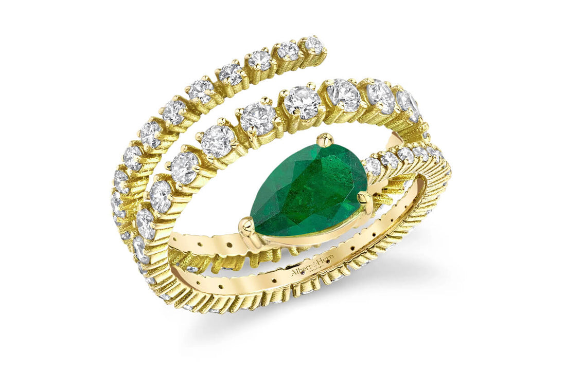 Ring 18kt Gold Spring Pear Shape Emerald 1.24cts &amp; Diamonds - Diamond Tales Fine Jewelry