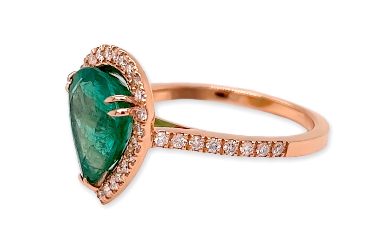 Ring 18kt Rose Gold Pear Emerald &amp; Diamonds - Diamond Tales Fine Jewelry