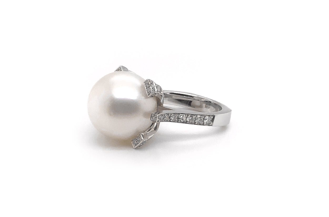 Ring 18kt White Gold South Pearl and Diamonds - Diamond Tales Fine Jewelry