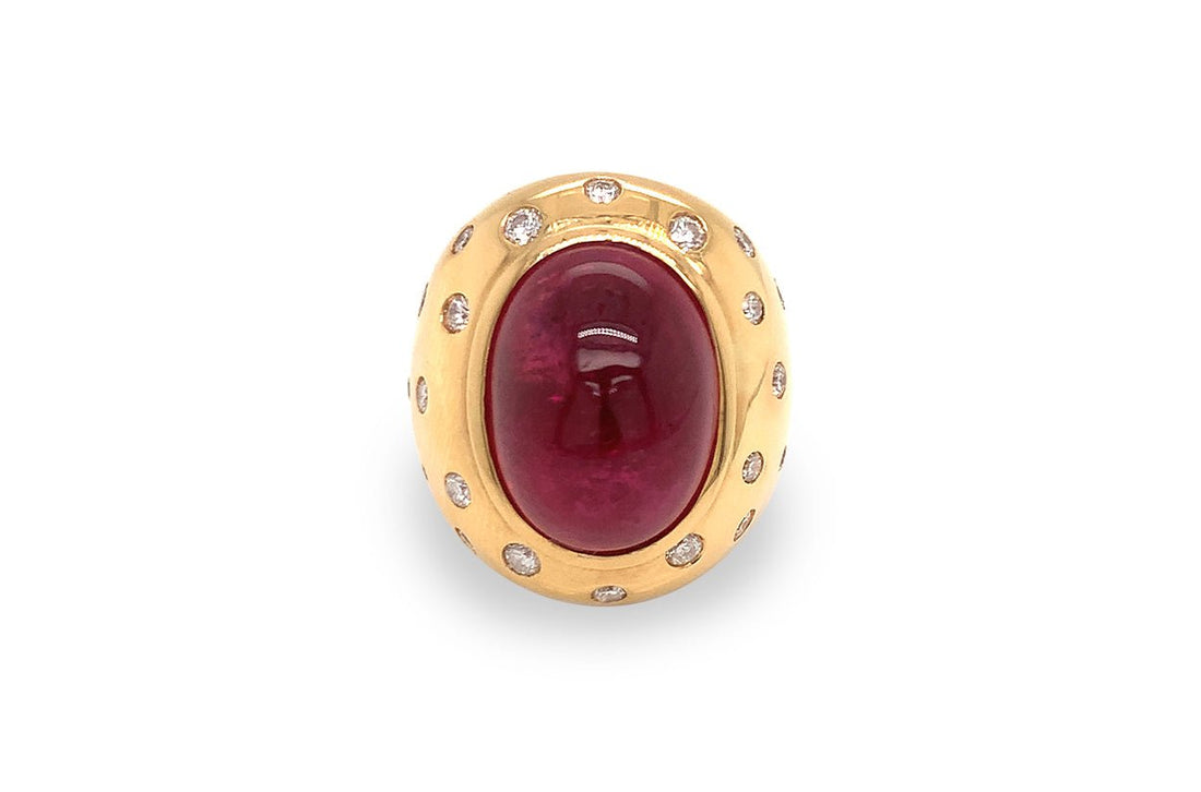Ring 18kt Yellow Gold Rubilite Cabochon &amp; Diamonds - Diamond Tales Fine Jewelry