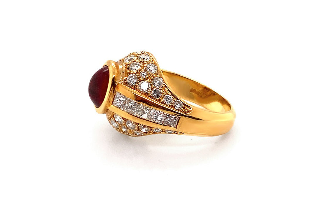 Ring 18kt Yellow Gold Ruby &amp; Diamonds - Diamond Tales Fine Jewelry