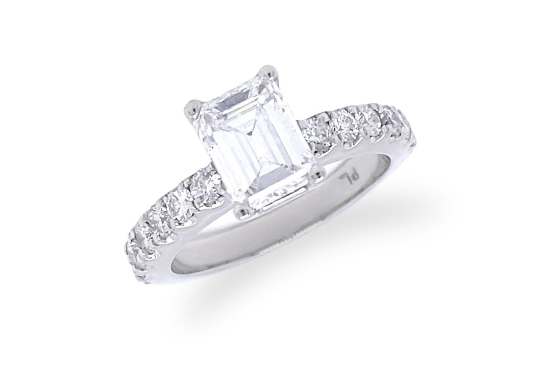 Ring Platinum Emerald Cut with 12 Diamonds D VVS2 GIA - Diamond Tales Fine Jewelry